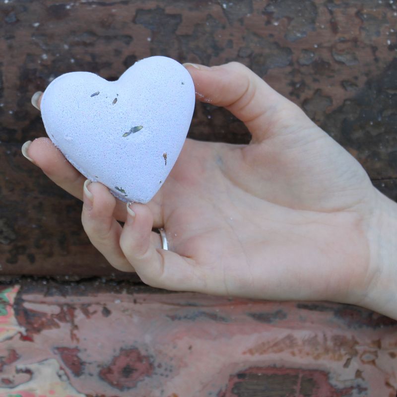 Love Heart Bath Bomb 70g - French Lavender