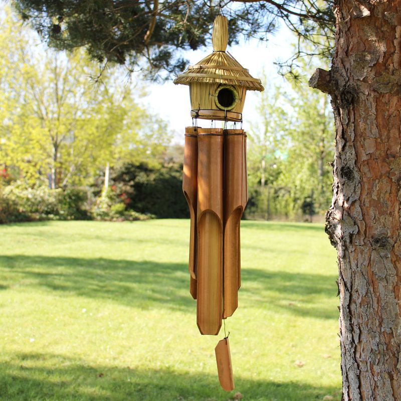 Lrg Round Seagrass Bird House with Chimes 56x20cm