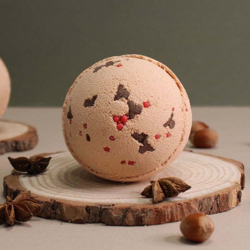 Reindeer and Red Nose Bath Bomb - Toffee & Caramel