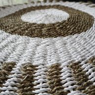 Round Seagrass Rug - White & Tan - Sun - 1m