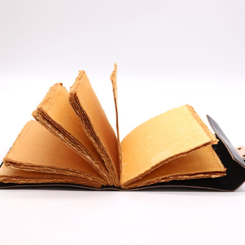 Book of Shadows - 200 pages Deckle-edged - 15x21cm