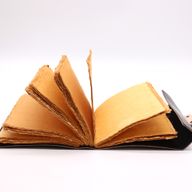 Book of Shadows - 200 pages Deckle-edged - 15x21cm
