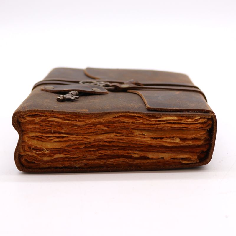 Oiled Leather & Key - 200 pages Deckle-edged - 13x18cm