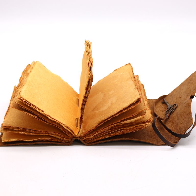 Oiled Leather & Key - 200 pages Deckle-edged - 13x18cm