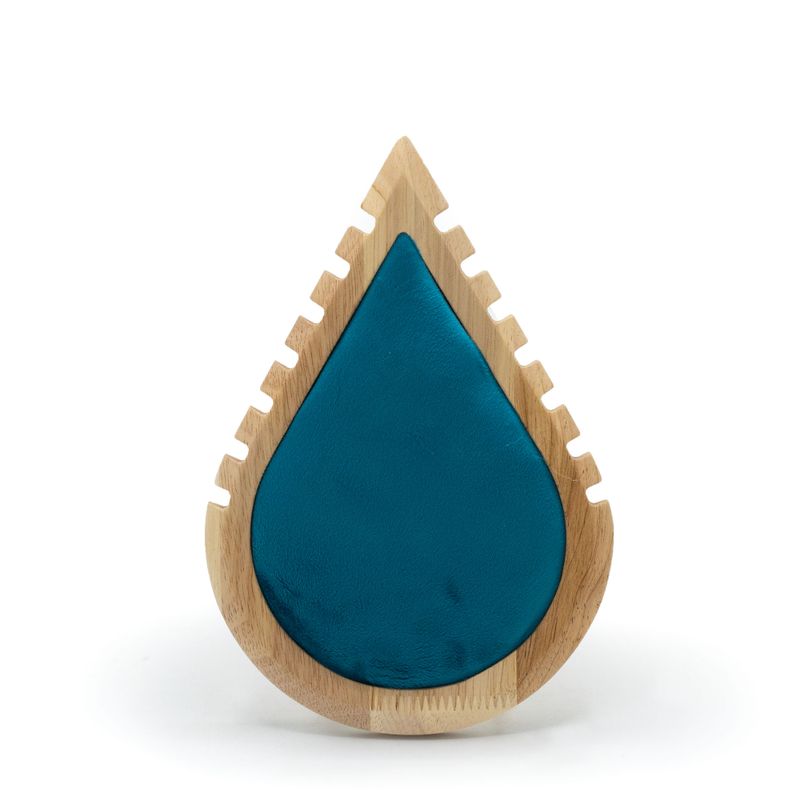 Small Teardrop Necklace Display 19x13cm