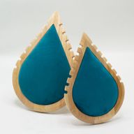 Small Teardrop Necklace Display 19x13cm