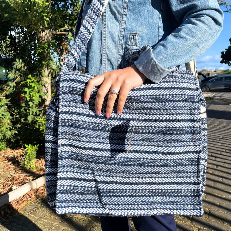Soft Banjar Laptop Bag - Blue Strips