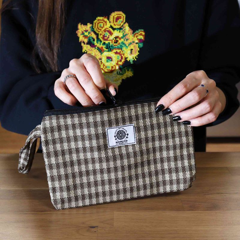 Soft & Natural Handy Gift Pouches & Loop - (4 x1 Assorted Designs) -20x13cm