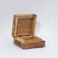 Small Enamelled Square Box 10x10x4.2cm - Hop Hare