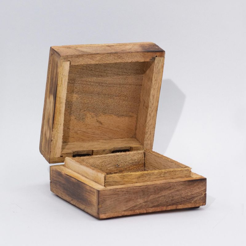 Medium Enamelled Square Box 13.5x13.5x6cm - Hop Hare