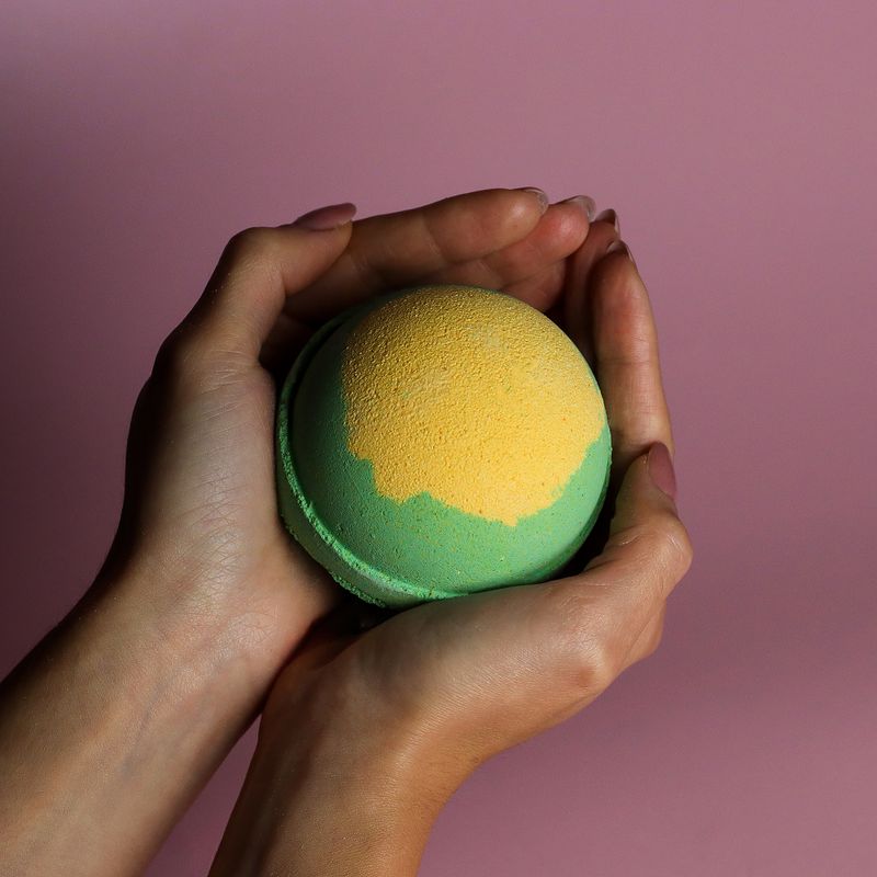 Apple Pie & Custard Bath Bomb