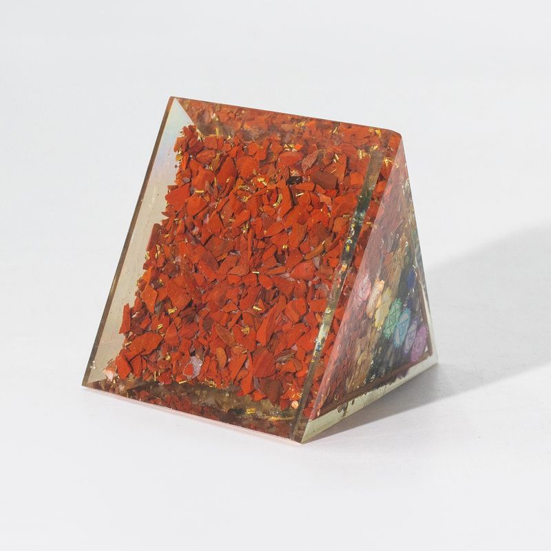 Med Orgonite Pyramid 7x6cm - Copper Bars - 7 Chakra Chips