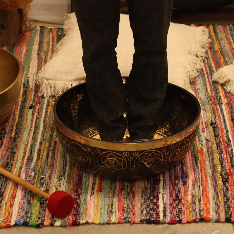 Engraved - Huge Vibrational Feet Standing Bowl - 50x20cm - 10.7kg