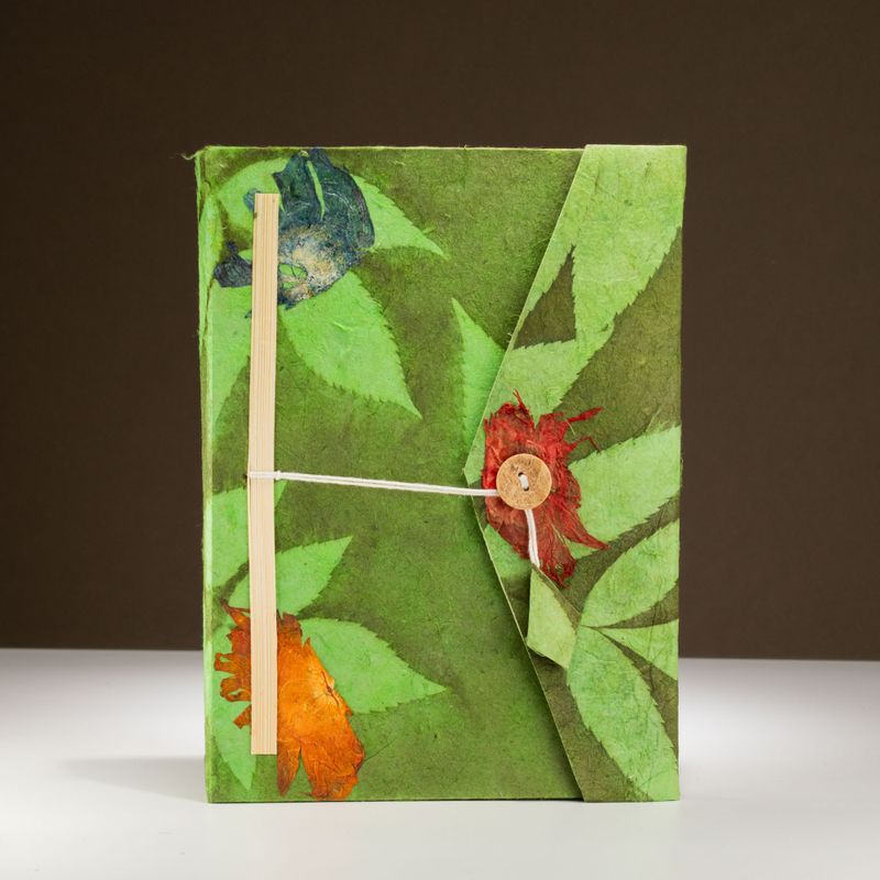 Lrg Lokta Bold Floral - Notebook (21x15cm) - 45 leafs - inc bookmark - Moss Green