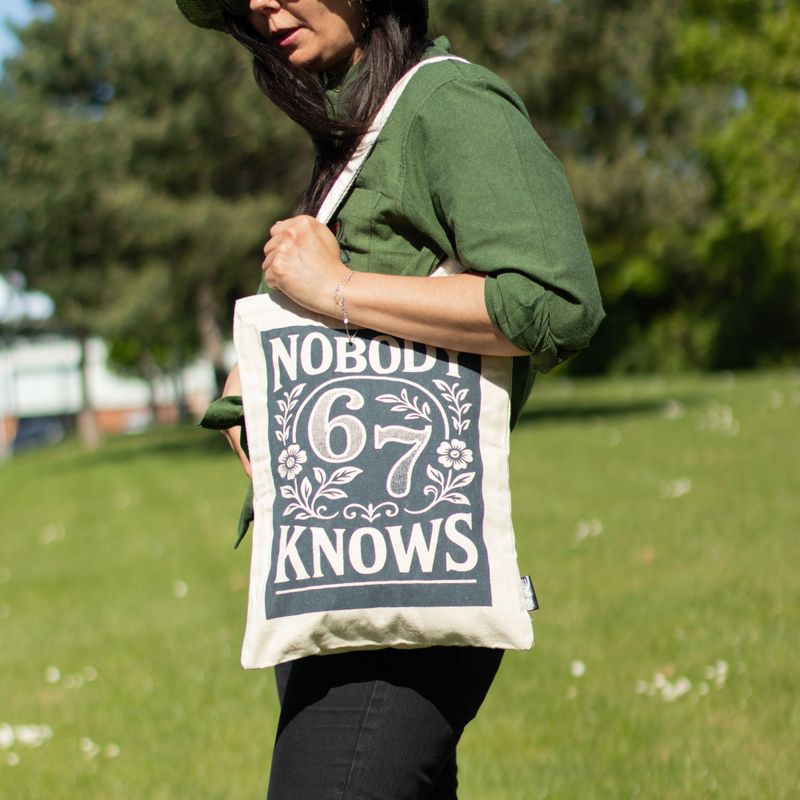 Iconic Toni Tote Bag - Nobody Knows 67 (41x31cm) - Natural 10oz - Inside pocket and zip closure