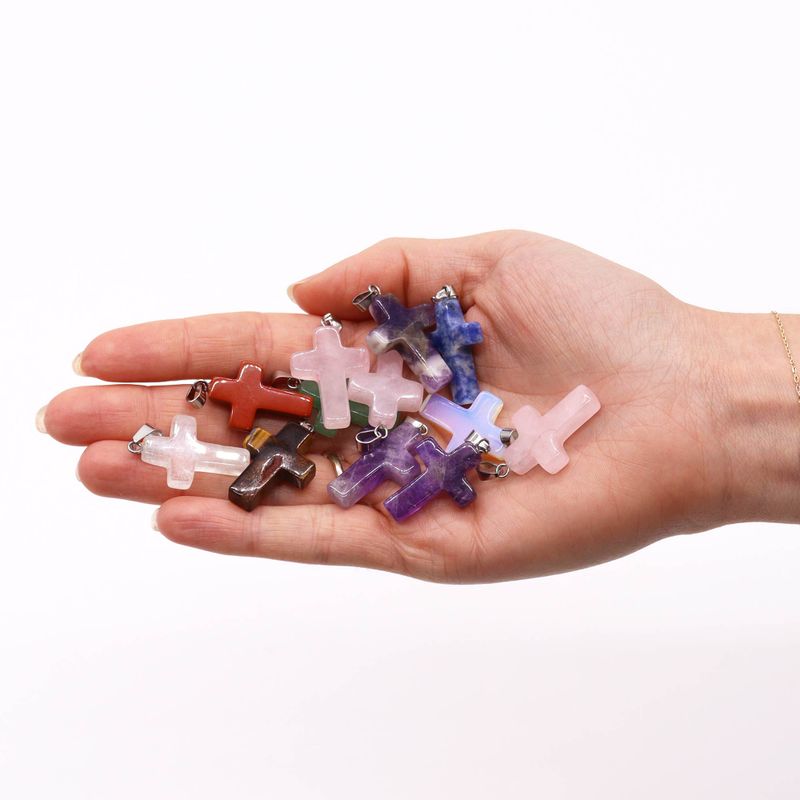 120x Gemstone Pendants with Pendant Cords and Frame Displays