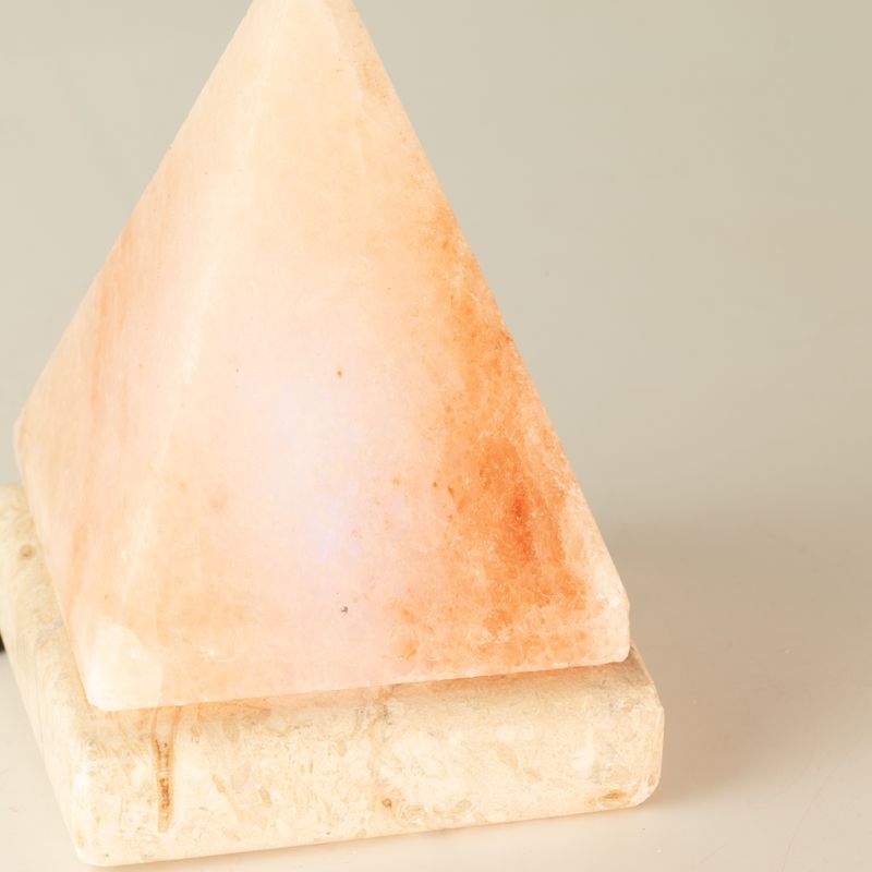 Quality USB Pyramid Salt Lamp - 9 cm (multi)