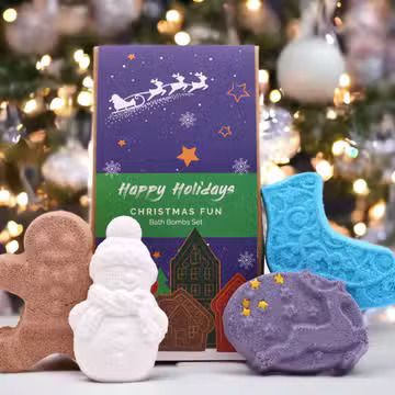 Christmas Themed Bath Bombs.jpg