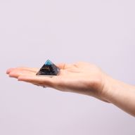 Sm Orgonite Pyramid 25mm Gemchips and Copper