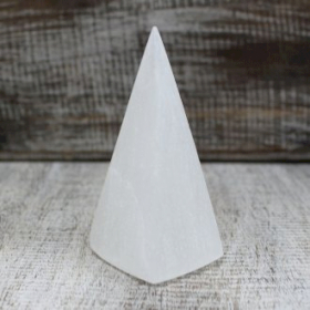 Selenite Pyramid 5 cm 