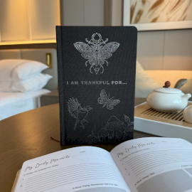 Black Gratitude Journal - 120 pages - I am Thankful For with Silver Lining